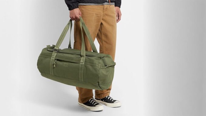 15 Things essential to keep in Men Gym Bag