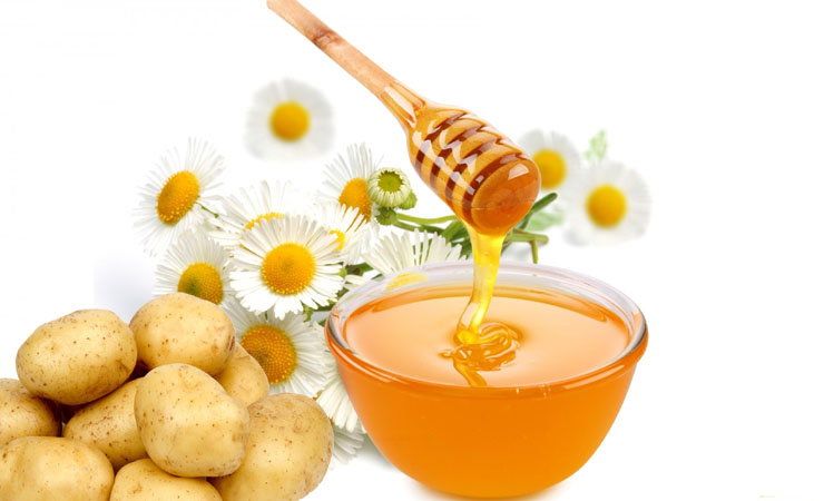 Apply Potato and Honey on face to cure your skin