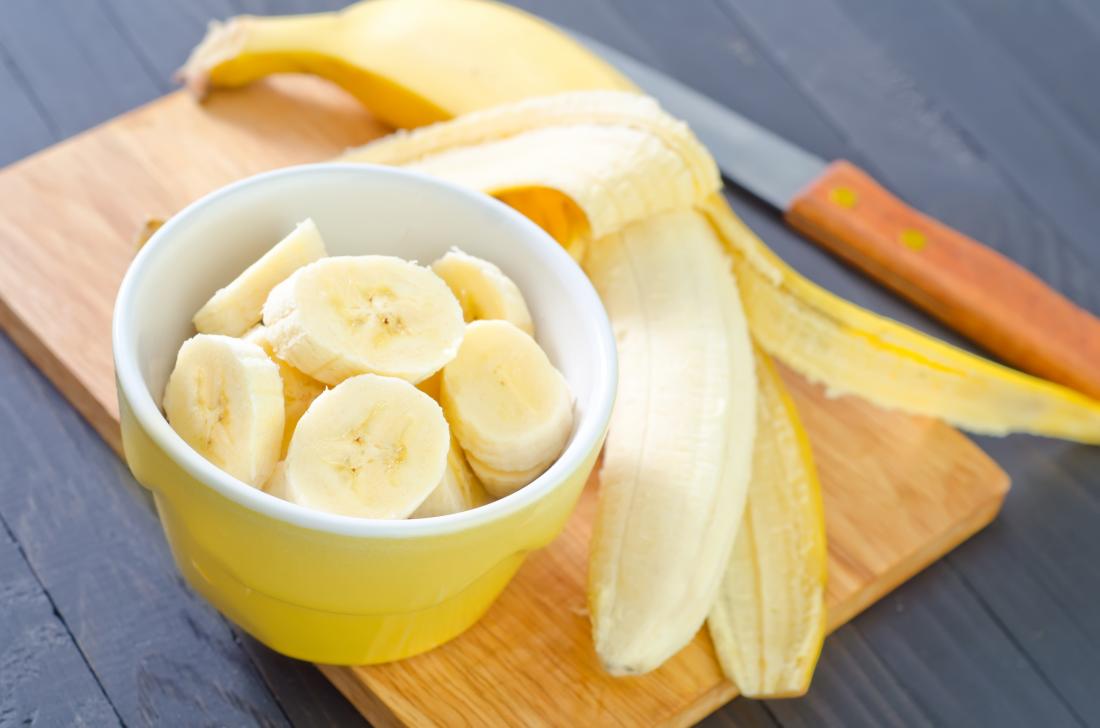 Is a Good Night's Sleep Possible with Bananas? It's the ideal late-night snack, according to studies.