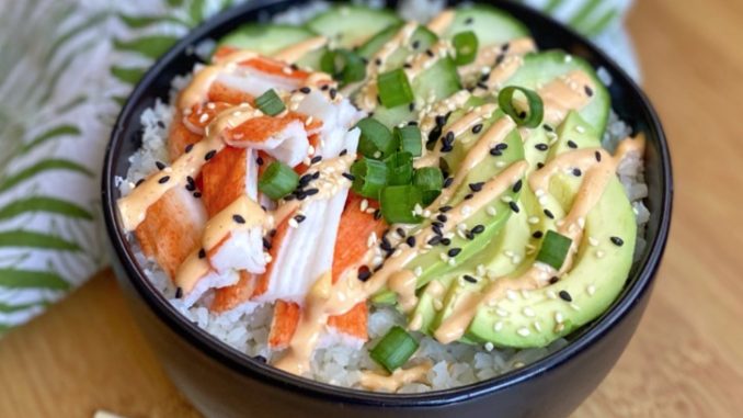 Sushi Bowls Made With Frozen Cauliflower Rice That Are Very Easy to Prepare