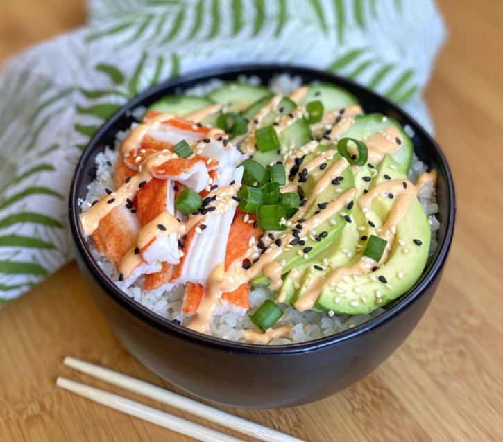 Sushi Bowls Made With Frozen Cauliflower Rice That Are Very Easy to Prepare